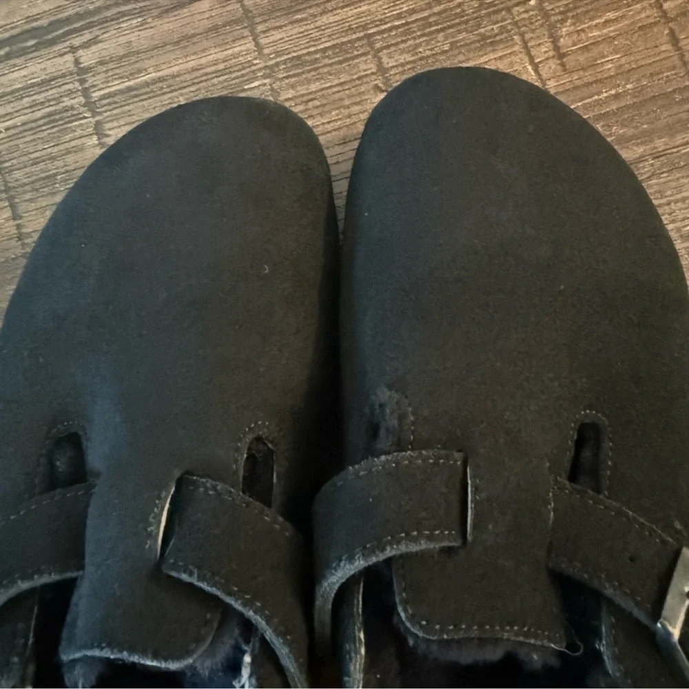 Black suede Shearling-Lined Clogs - Picture 3 of 8
